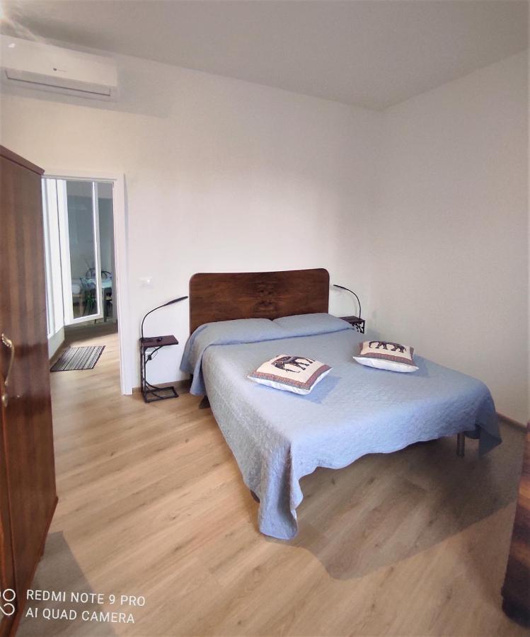Apartamento Attico Rucellai Con Terrazza Super Vista Florencia Exterior foto